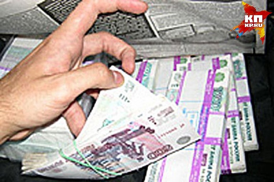 Знакомый забрал только банковские карты.