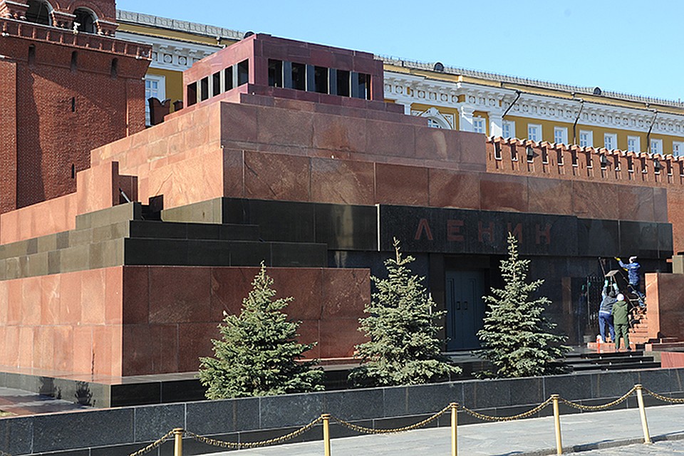 Большинство россиян поддерживают захоронение Ленина