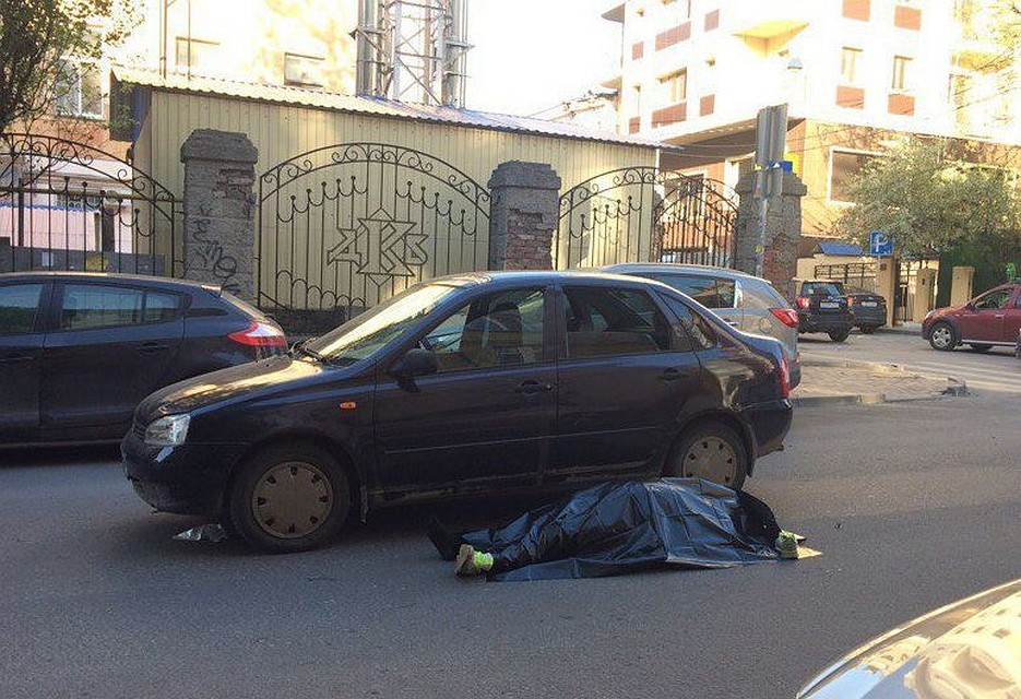 В Ростове в процессе движения за рулем скончался шофёр «Лады Калины»