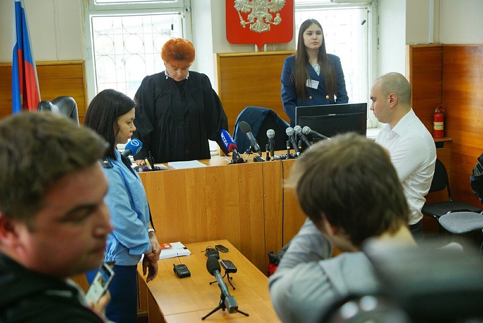 Судья по делу Соколовского зачитывает приговор