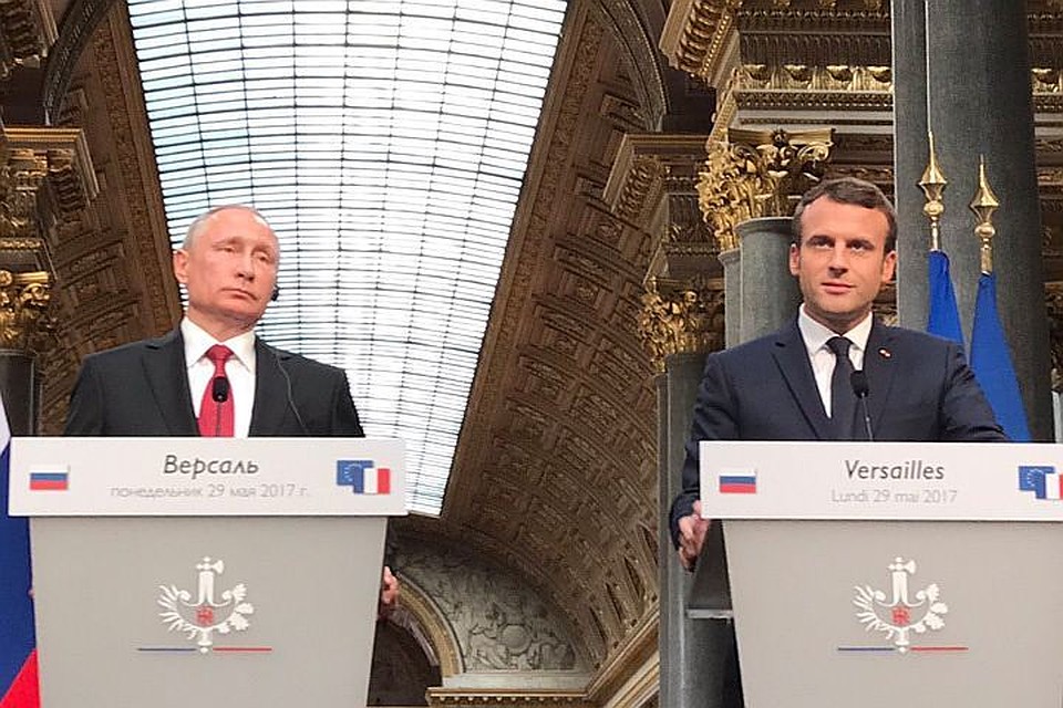 Владимир Путин и Эммануэль Макрон