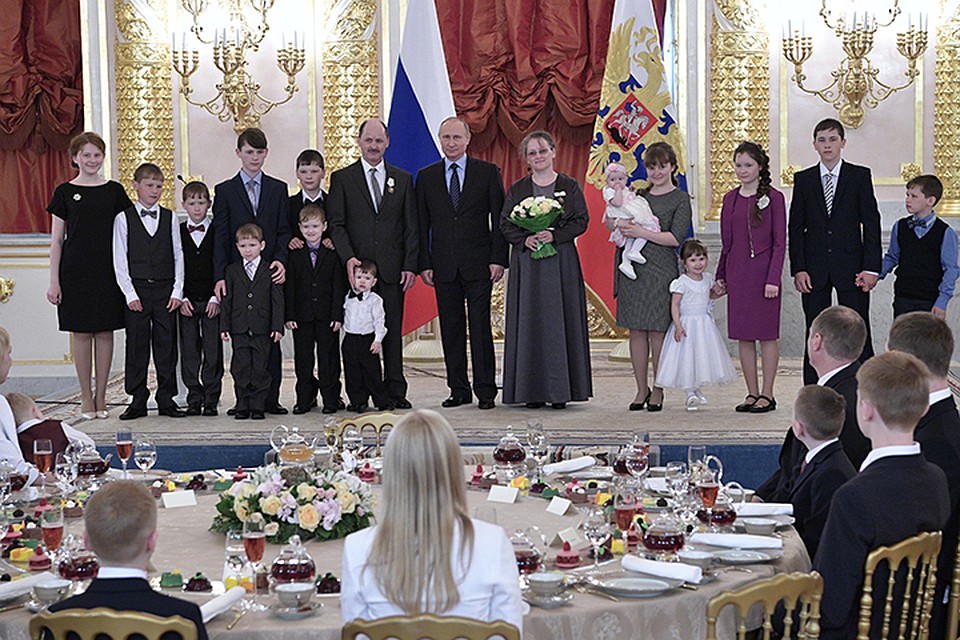 Георгиевский зал Кремля превратился в детский сад. Фото: Алексей Никольский/ТАСС