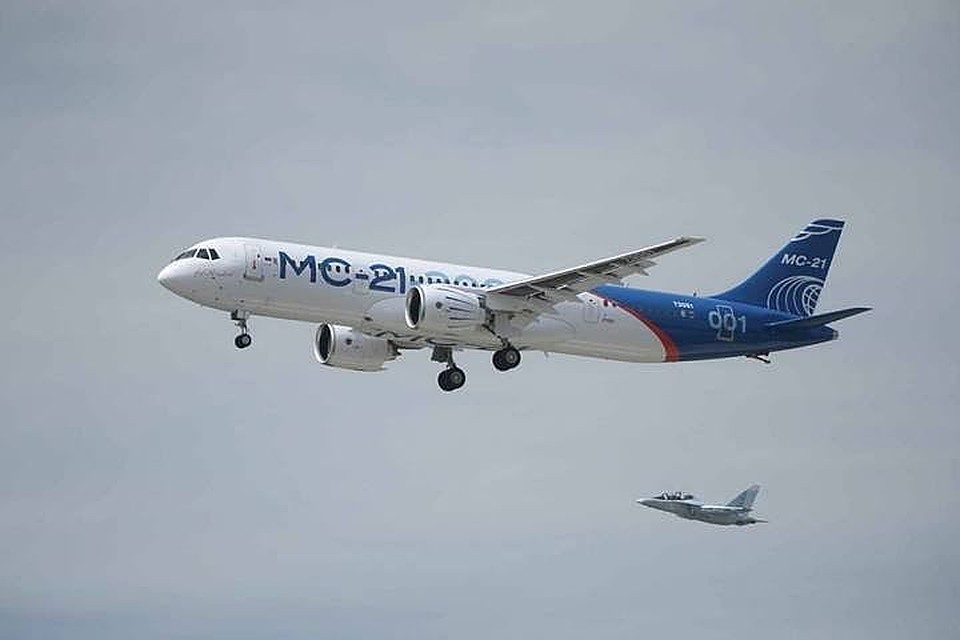 Жена Дмитрия Рогозина посвятила песню самолету МС-21, который собирают в Иркутске. Фото: страница Дмитрия Рогозина в соцсетях