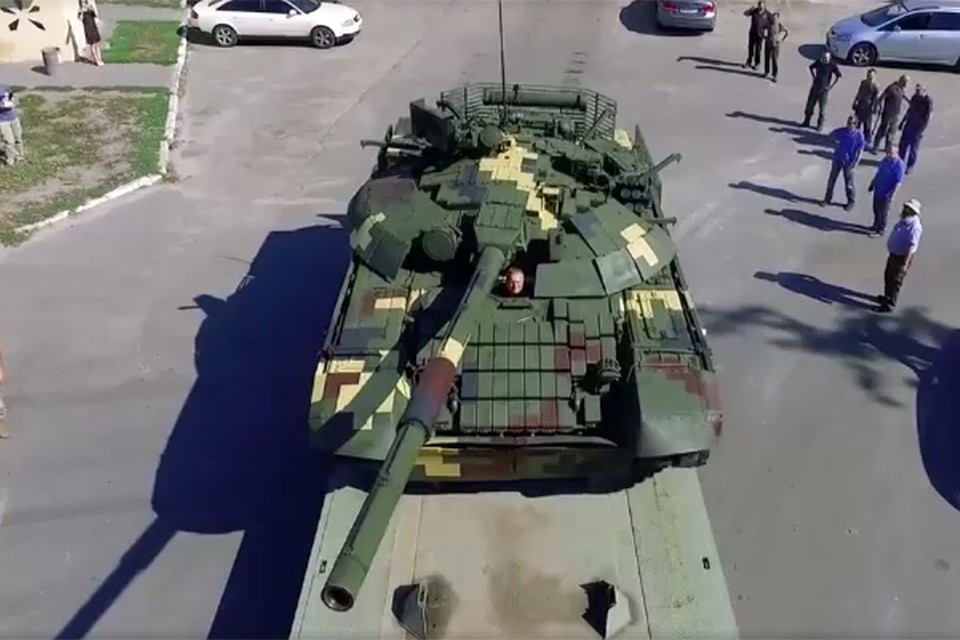 Между тем, эксперты напомнили Киеву, что Т-72 - это советский танк