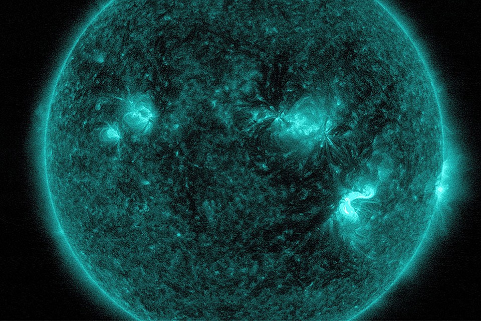 Произошедшая накануне на Солнце вспышка стала самой мощной за последние 12 лет.
