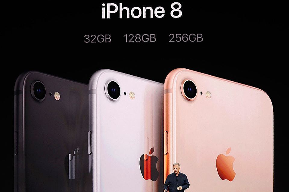 Компания Apple презентовала ряд новинок, среди которых - новое поколение iPhone. Фото: REUTERS
