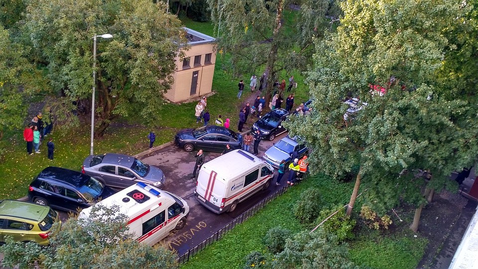 Экстренные службы приехали быстро Фото: ДТП и ЧП | Санкт-Петербург