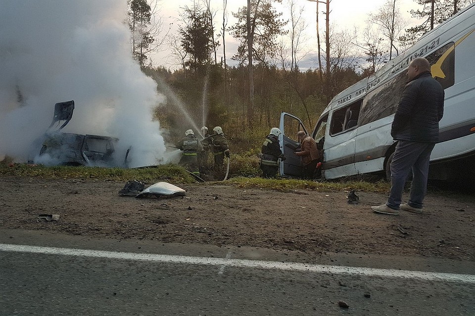 В ДТП с легковушкой и автобусом под Псковом сгорела настоятельница Творожковского монастыря