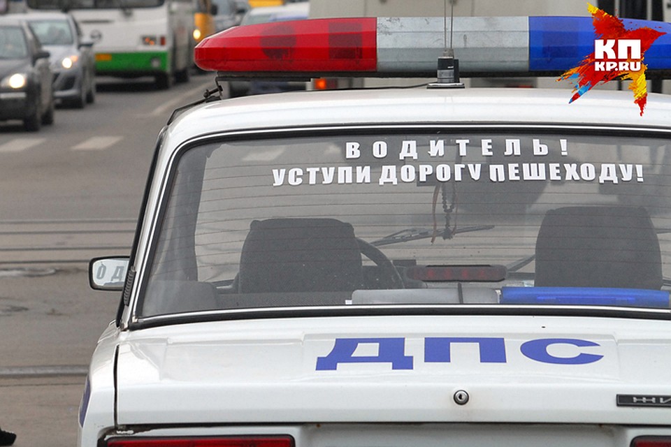 В Брянске нетрезвый угнал ВАЗ и обматерил полицейских В Брянске нетрезвый угнал ВАЗ и обматерил полицейских