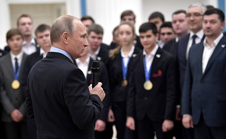 С блестящей победой на Чемпионате мира в Абу Даби ребят поздравил лично президент России Владимир Путин