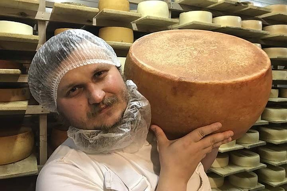 Подмосковный фермер Олег Сирота в режиме онлайн рассказывает, как у него развивается бизнес, с какими проблемами он сталкивается.