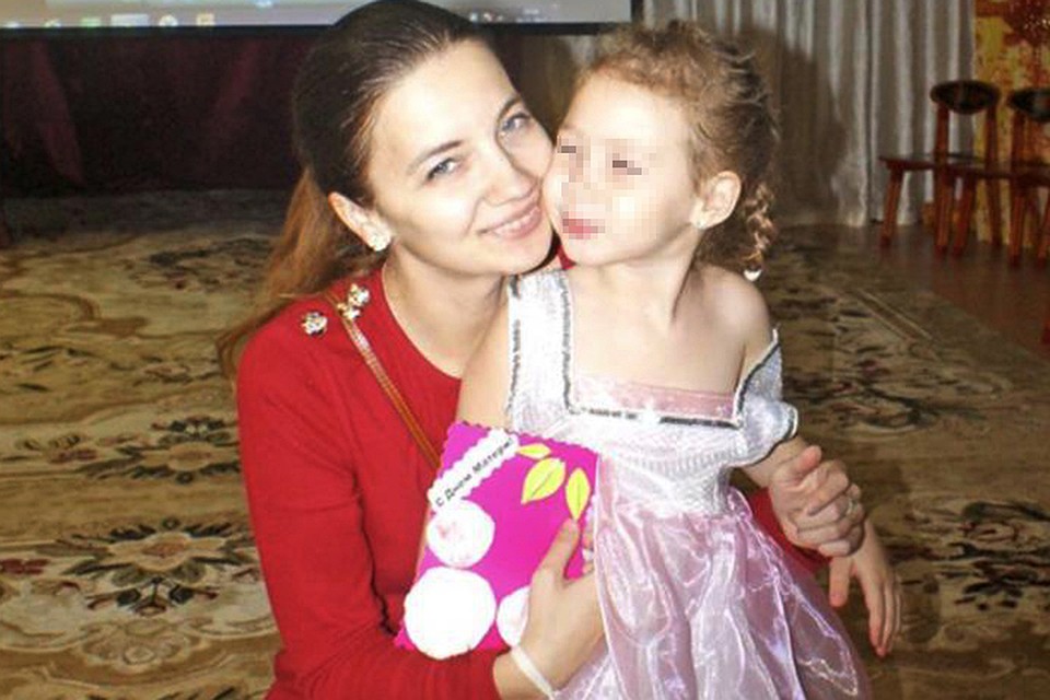 Маленькая Даша со своим настоящим отцом даже не была знакома