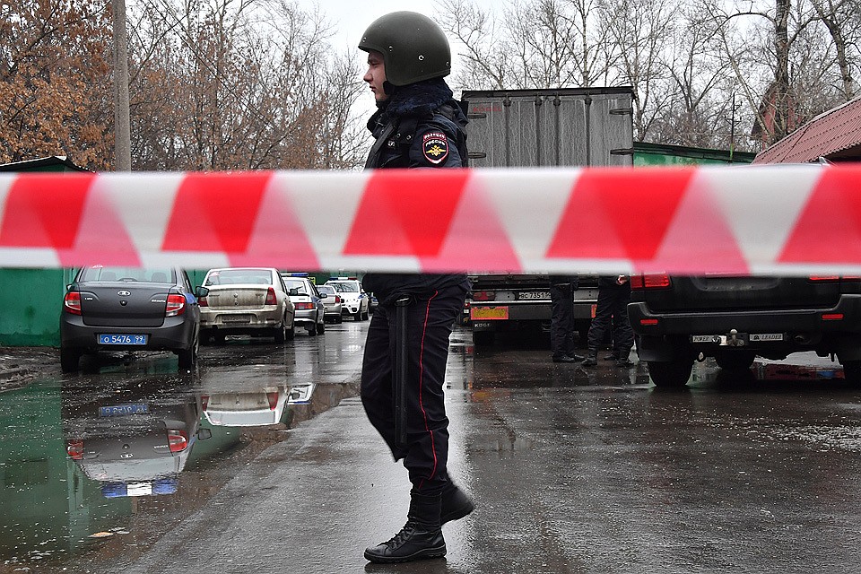 Кондитерская фабрика «Меньшевик» на Иловайской улице в Москве оцеплена силами правопорядка.