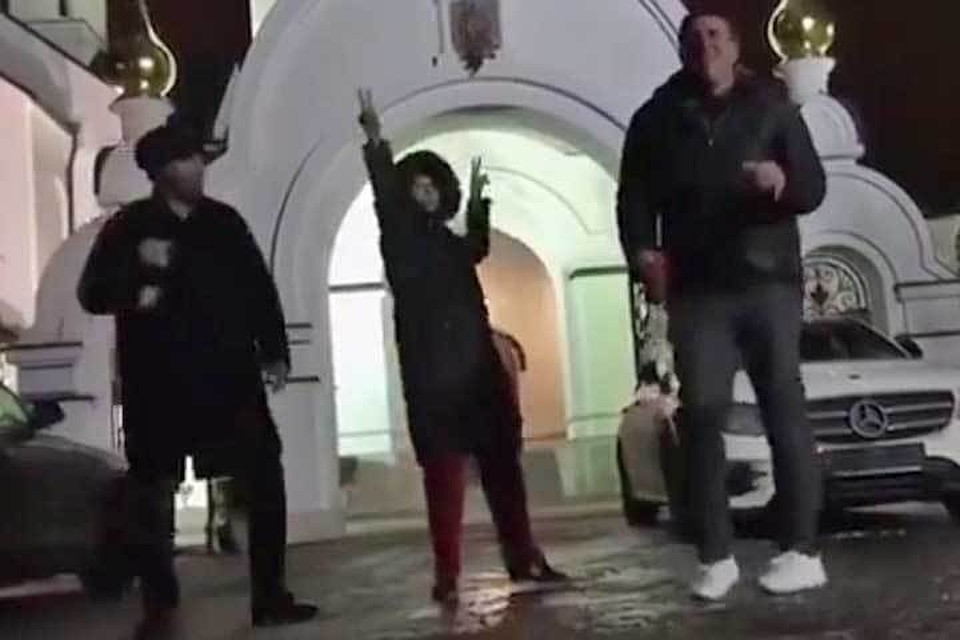 Вскоре ролик был удален, но интернет помнит все. Фото: стоп-кадр видео