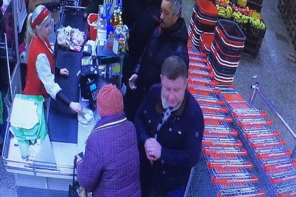 Подкараулив коммунальников за углом, мужчина несколько раз ударил одного из лих по лицу. Фото: ГУВД