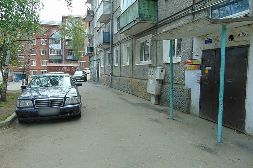 В подъезде дома в Иркутске неизвестный расстрелял коллектора