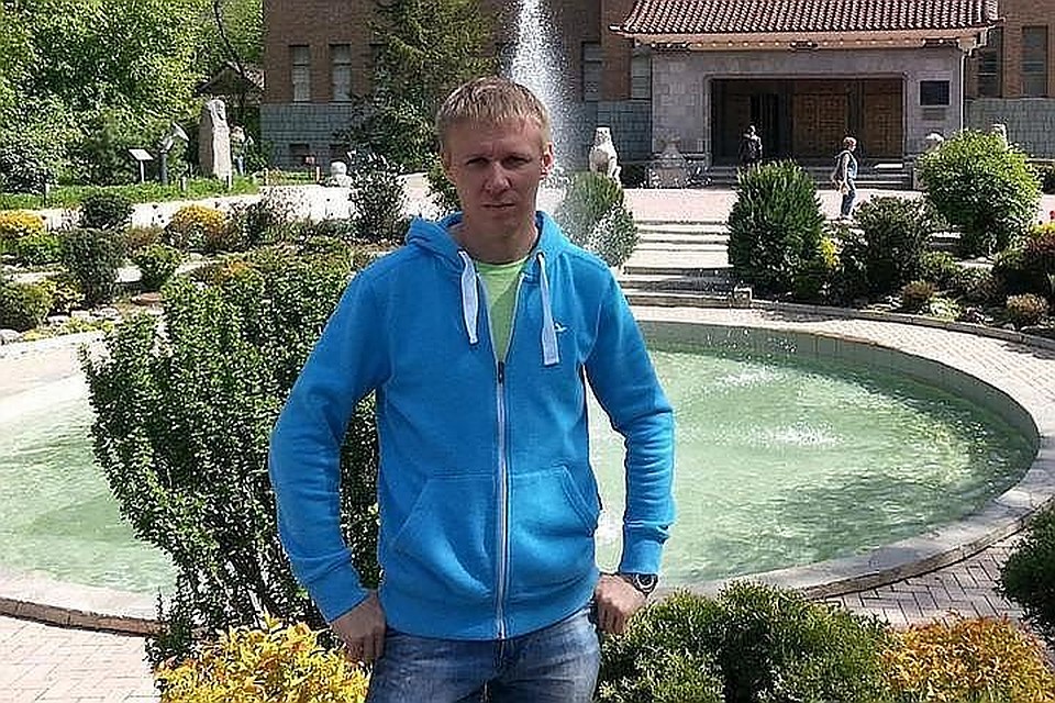 Роман Филипов подождал, пока террористы подойдут, и подорвал себя.