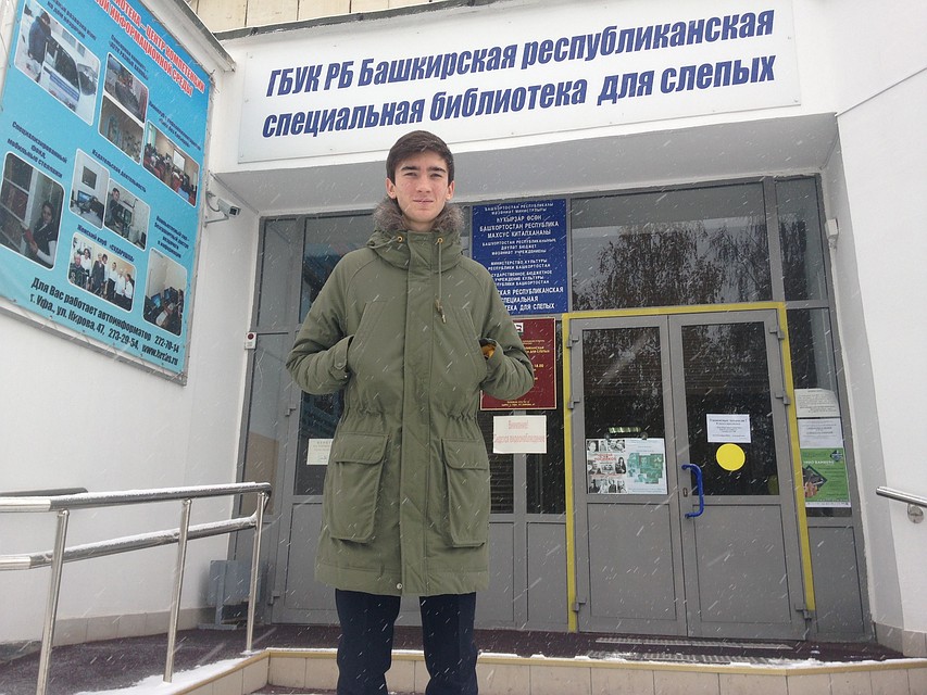 Артур мечтает поступить на программиста в престижный вуз