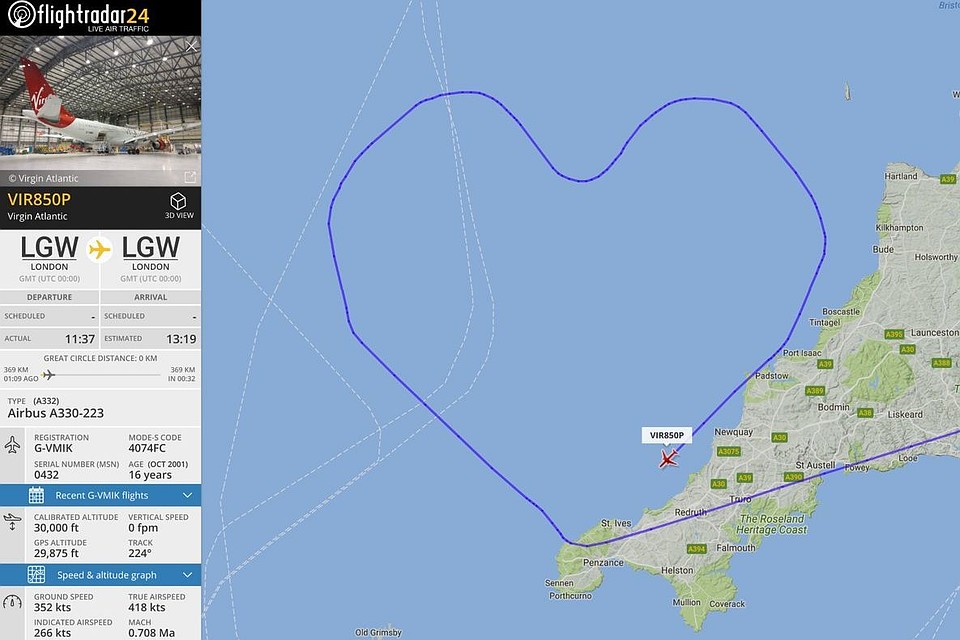 В День святого Валентина пилоты Virgin Atlantic нарисовали в небе сердце. Фото: flightradar24