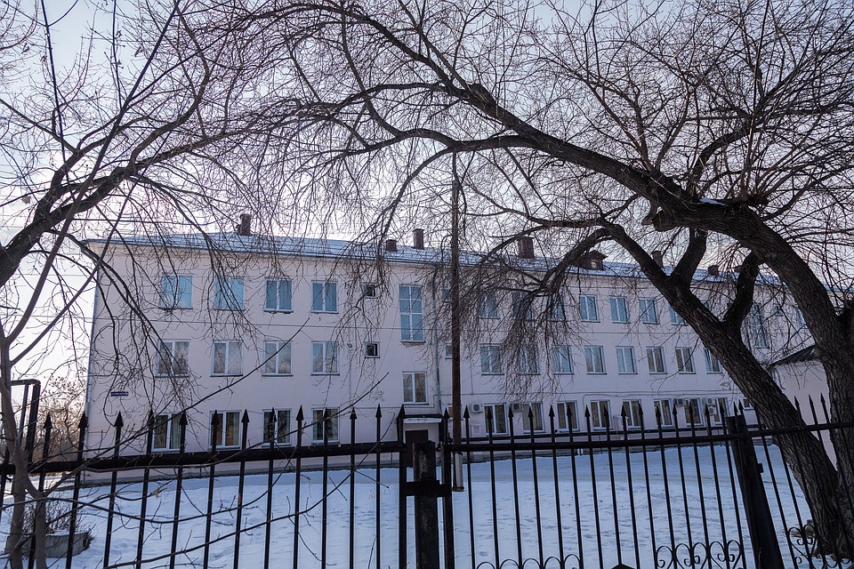 После того, как история выплыла наружу, в школе побывала не одна комиссия.