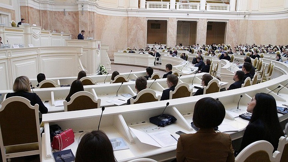 Фото: пресс-служба ЗакС Петербурга.