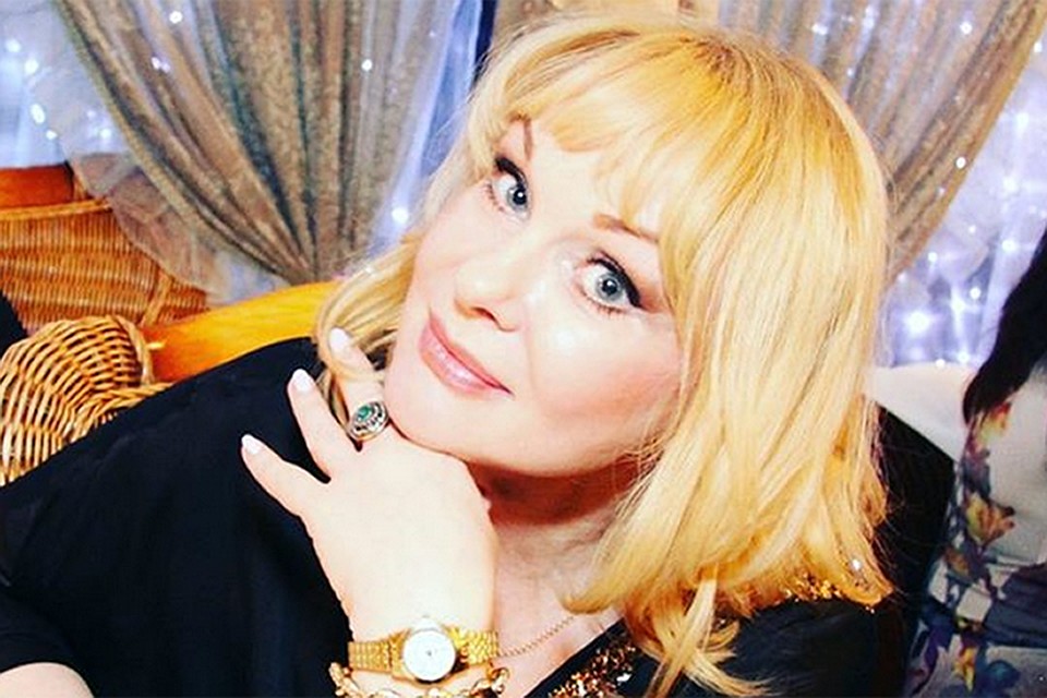 Артистка была замужем за Евгением Евстигнеевым, затем за Георгием Пусепом, после сыграла свадьбу и венчалась с бизнесменом Александром Благонравовым
