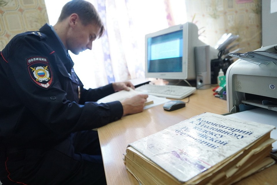 Если великолучанина признают виновным в совершении преступления, то ему грозит до четырёх лет лишения свободы.