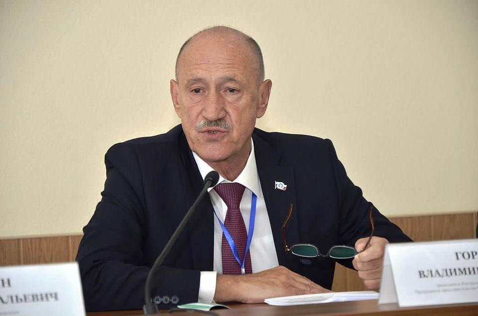 Владимир Гордин пояснил, что в 64 года ему уже тяжело руководить ведомством. Фото Волгоградской гордумы.