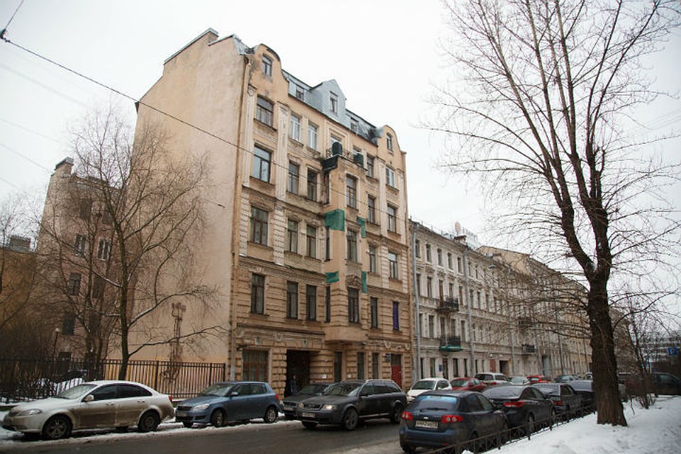 Один из интересных домов находится по адресу 13-я Красноармейская, 22