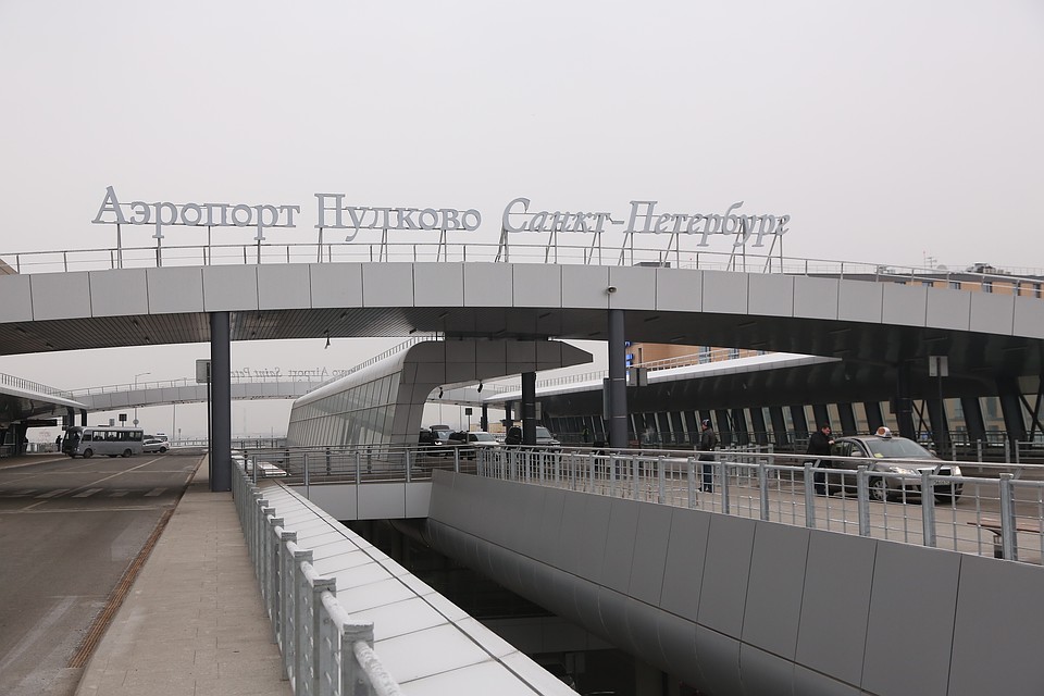 Ленинграду здесь не место - так считает депутат Петров.