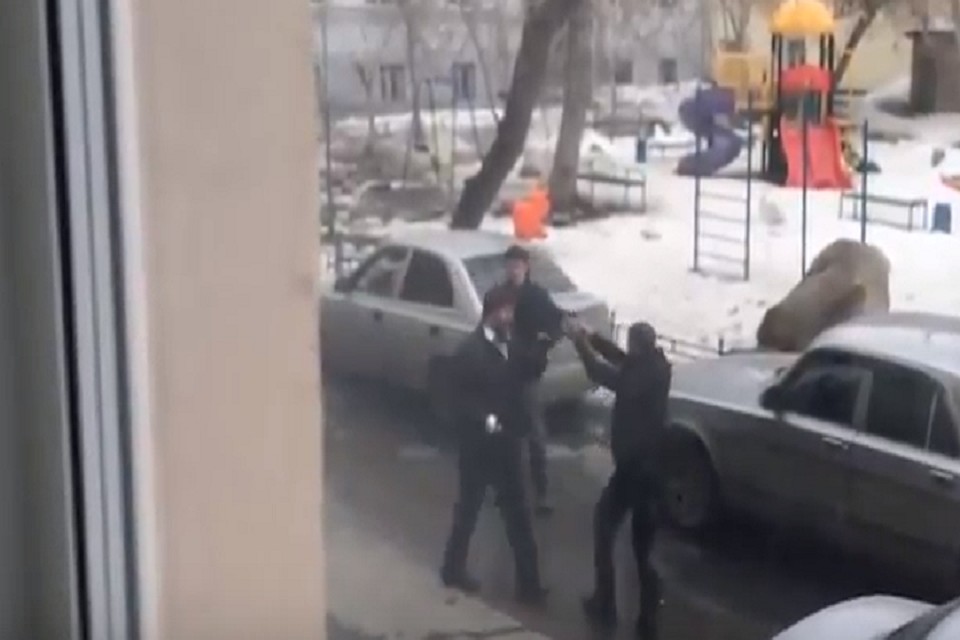 В интернете появилось видео стрельбы в центре Екатеринбурга