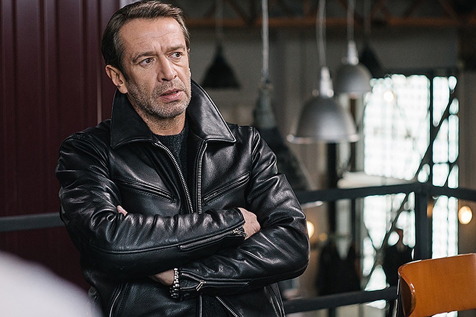 Владимир Машков в роли оперативника в сериале «Налет»