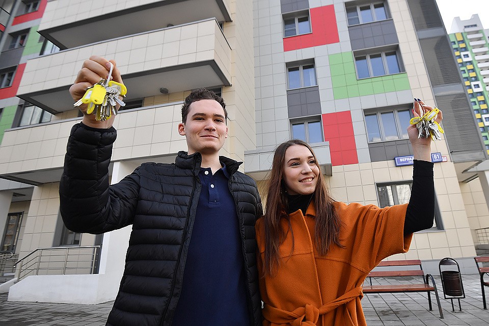 Бывшие жильцы хрущевок: "Хочется скорее переехать в новую квартиру. Наконец дождались!"