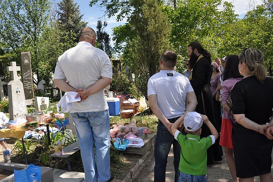 этом году Родительский день в Молдове официально отмечается 15 и 16 апреля.