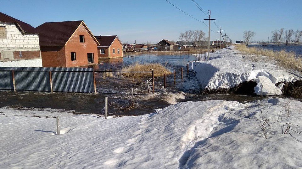 Пока область затопили талые воды