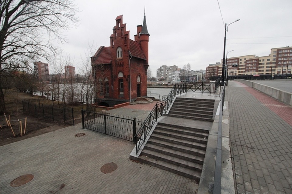 Мост поставят на пятилетнюю гарантию, за время которой подрядчик должен будет исправлять строительные дефекты (если они появятся) за свой счет.