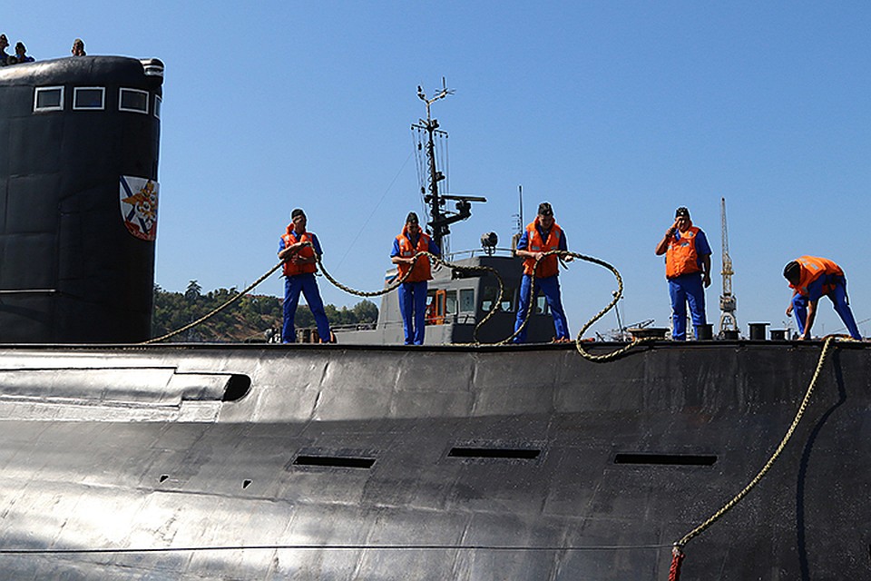 Российские моряки, выполнив сложнейшие маневры, застали врасплох экипаж Королевских ВМС Великобритании. Фото: Алексей Павлишак/ТАСС