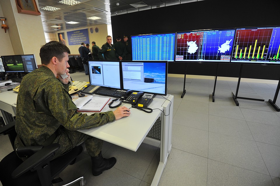 Командный пункт управления глобальной навигационной системой (ГЛОНАСС) в главном испытательном центре им. Г.С.Титова