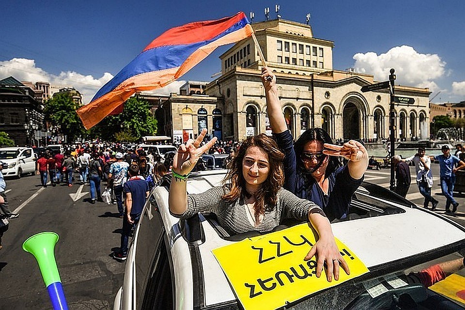 Протестующие блокировали движение на центральных улицах Еревана