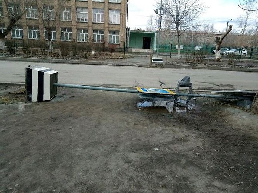 Ветер сметал на своем пути тяжелые конструкции. Фото: gpkorkino.ru