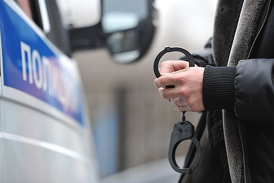 В Хабаровском крае мужчина ночью угнал машину с дворовой парковки