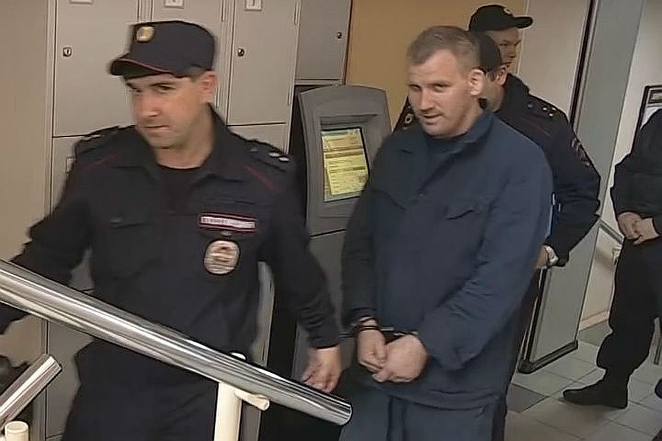 Обвиняемого в зверской расправе признали вменяемым. Фото: стоп-кадр следком.