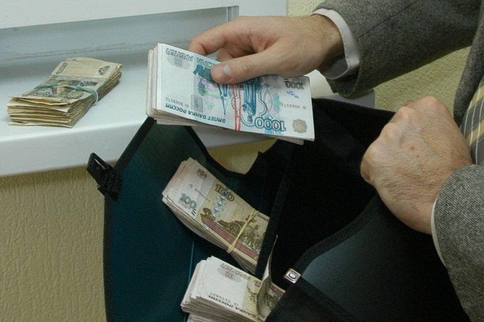 За взятку директор новосибирской спортшколы хотел избежать проблем с проверками