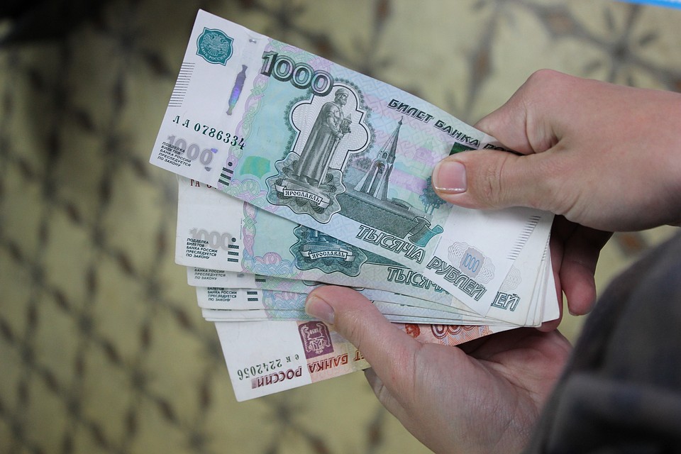 Директор ООО СВХ «Альфа-Логистик» пойдет под суд за взятку смоленскому таможеннику