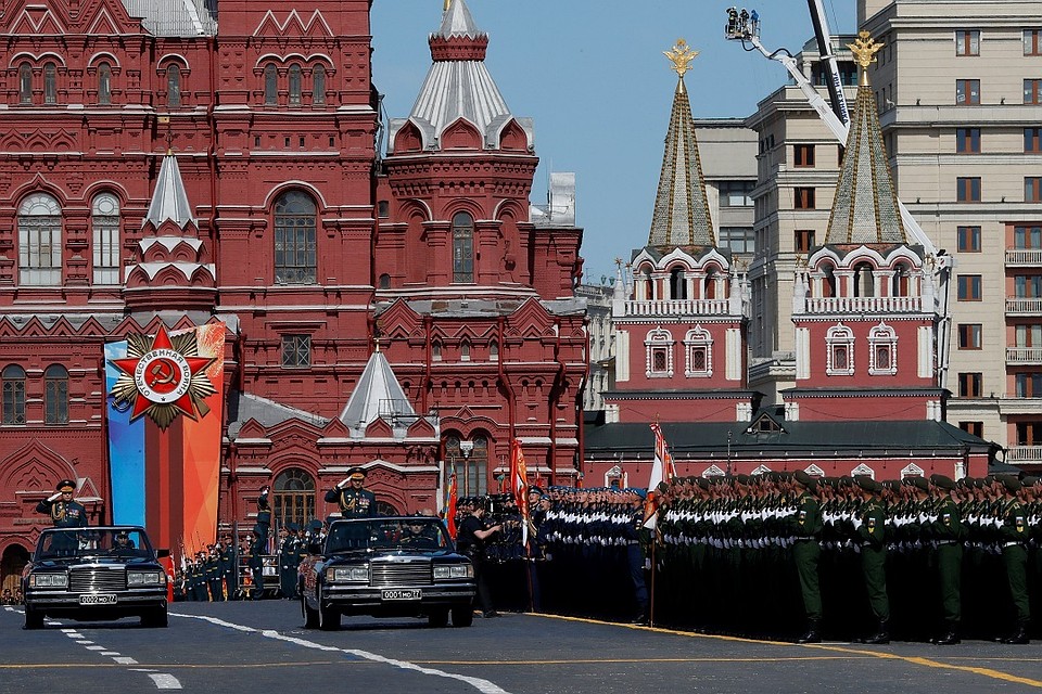 Парад Победы 9 мая 2018 года завершился в Москве