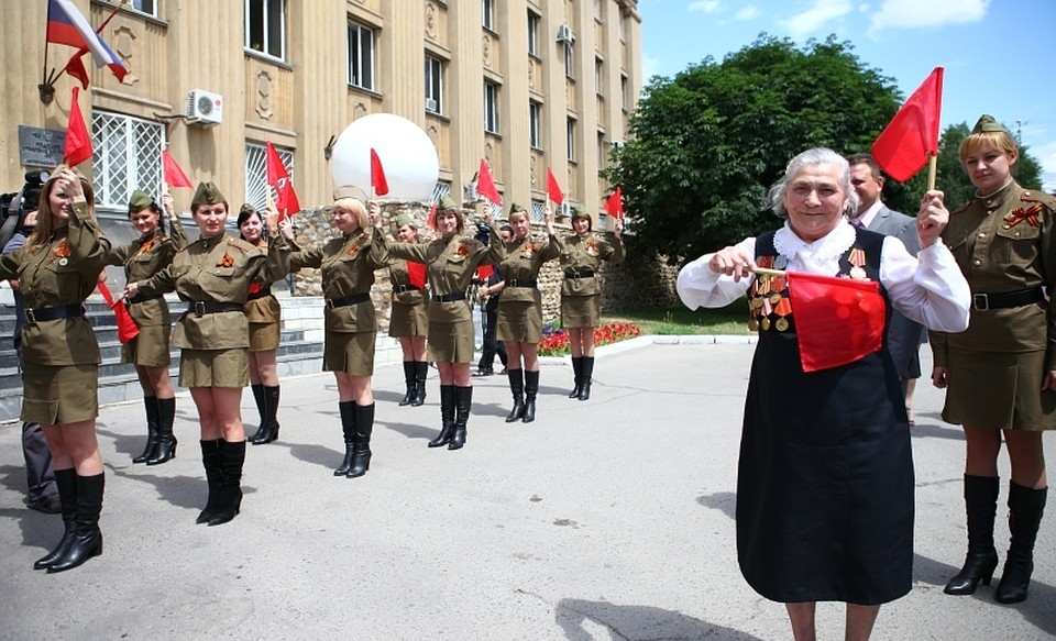Мария Филипповна до сих пор может дать фору молодым регулировщицам