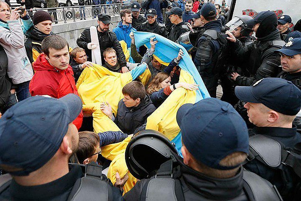 В этом году тысячи киевлян не побоялись выйти в день Победы на акцию «Бессмертный полк», несмотря на угрозы и беснования националистов