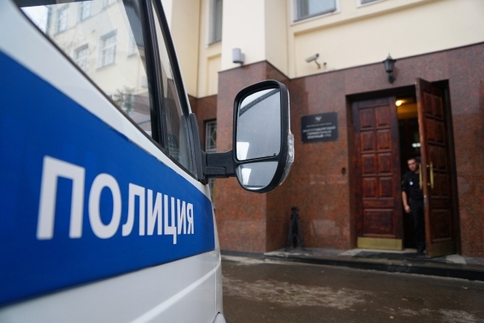 В Ростове-на-Дону задержали 31-летнего мужчину, которого подозревают в краже из кабины асфальтового катка.