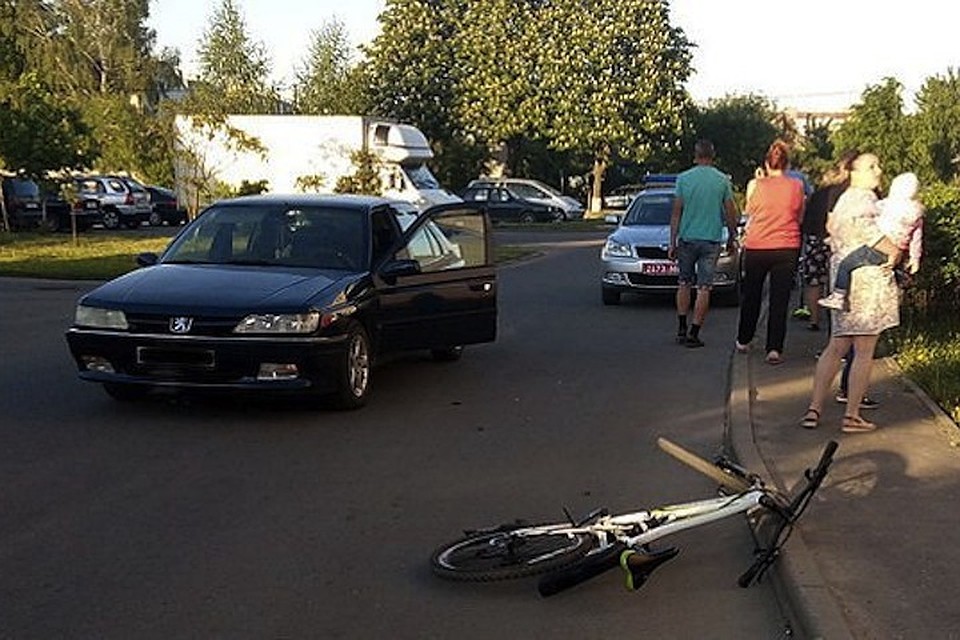 В Слуцке под колеса автомобиля попал 12-летний велосипедист. Фото: УГАИ УВД Миноблисполкома