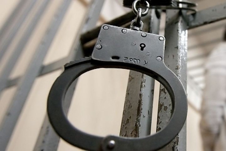 Жители Комсомольска вынесли из подъезда дома мопед своего знакомого
